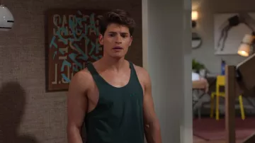 Nike Green Tank Top worn by Grant (Gregg Sulkin) as seen in Pretty Smart TV series outfits (Season 1 Episode 1)