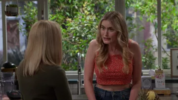 American Eagle Cropped Floral Square-Neck Tank Top worn by Claire (Olivia Macklin) as seen in Pretty Smart TV series Wardrobe (S01E05)