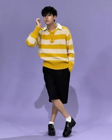 Fendi Pull rayé en mohair mélangé porté par Phuwin Tangsakyuen sur son Instagram account @phuwintang