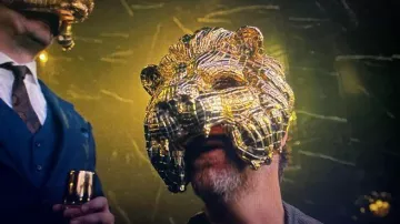 Masque VIP comme on le voit dans la série télévisée Squid Game (Saison 1, Épisode 8)