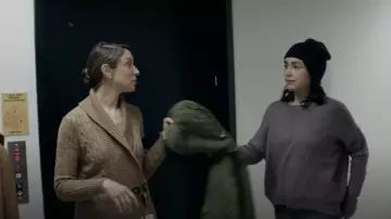 Vince Camuto Cozy Crew Neck Sweater worn by Hope Bennett (Alexa Mansour) in The Walking Dead: World Beyond Wardrobe (S02E02)