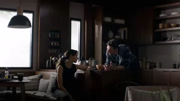 Black Tank Top worn by Huck (Annet Mahendru) as seen in The Walking Dead: World Beyond outfits (Season 2 Episode 3)