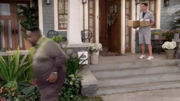 Nike Killshot 2 Leather Sneakers worn by Dave (Max Greenfield) as seen in The Neighborhood TV series outfits (Season 4 Episode 4)