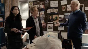 Naadam Colorblocked Crop Turtleneck Sweater worn by Mabel Mora (Selena Gomez) as seen in Only Murders in the Building (S01E09)