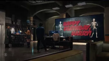 Calcetines Wolford Dylan Houndstooth usados por Melody 'Mel' Bayani (Liza Lapira) como se ve en The Equalizer (S02E01)