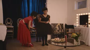 Jeffrey Campbell Candice Plateforme Sandale portée par Claudia Kishi (Momona Tamada) comme on le voit dans Le Baby-Sitters Club TV show tenues (Saison 2 Épisode 3)