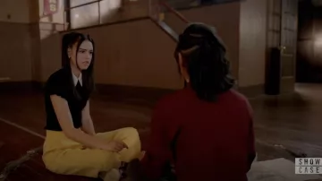 Alice + Olivia Dylan Wide Leg trousers in yellow worn by Josie Saltzman (Kaylee Bryant) as seen in Legacies TV series outfits (Season 4 Episode 1)