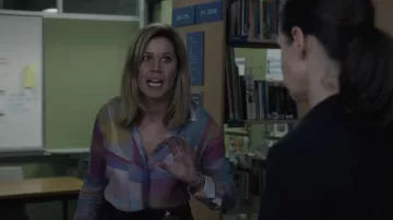 Paul Smith Crepe Viscose Shirt usado por Ann Reynolds (Jane Hall) como se ve en los atuendos de la serie de televisión Wentworth (S09E08)
