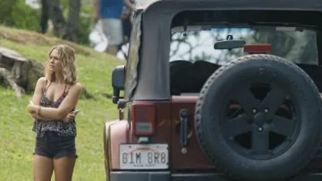 Billabong Lite Hearted Denim Short worn by Allison (Madison Iseman) as seen in I Know What You Did Last Summer Outfits (S01E03)