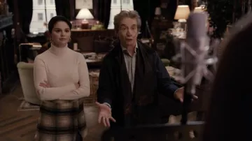 Urban Outfitters Daydream Turtleneck Sweater in White worn by Mabel Mora (Selena Gomez) as seen in Only Murders in the Building (S01E10)