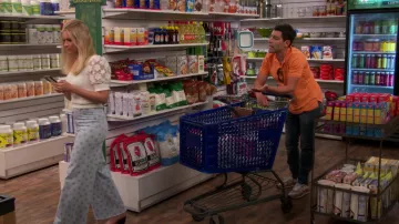 Nike Sport Shoes worn by Dave (Max Greenfield) as seen in The Neighborhood TV show outfits (Season 4 Episode 5)