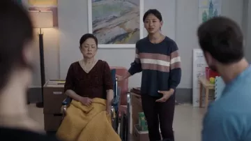 Madewell Rayé Telluride Pull Pull porté par Chesa (Grace Dumdaw) comme on le voit dans les tenues de la série télévisée New Amsterdam (Saison 4 Épisode 5)