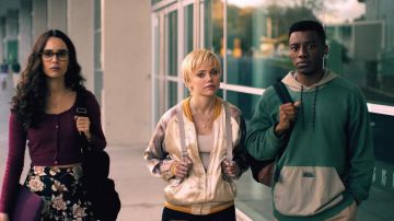 Adidas RYV Utility Hoodie porté par Cooper Clay (Chibuikem Uche) comme on le voit dans L'un de Nous Est Allongé TV show garde-robe (S01E07)