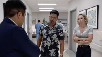 AllSaints Regular Fit Short Sleeve Shirt With Floral Print worn by Thomas Magnum (Jay Hernandez) as seen in Magnum P.I. (S04E04)