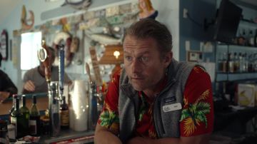 Patagonia Sweate Fleece Vest worn by Detective Ray Abruzzo (James Badge Dale) as seen in Hightown TV series outfits (S02E02)