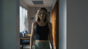 J.Crew Garment-dyed Foundry pant worn by Allison (Madison Iseman) as seen in I Know What You Did Last Summer Wardrobe (S01E05)