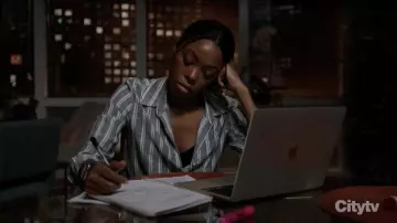 Bella Dahl Frayed-Hem Striped Shirt worn by Vanessa Taylor (Asjha Cooper) as seen in Chicago Med TV Show outfits (S07E05)