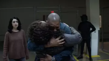 Samsoe Samsoe Brown Boxy Fit Sweater worn by Hope Bennett (Alexa Mansour) as seen in The Walking Dead: World Beyond TV series wardrobe  (S02E05)