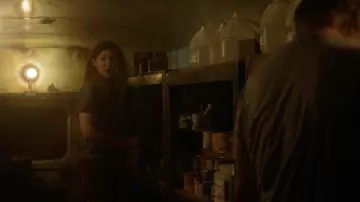 Madewell Whisper Cotton V Neck Pocket Tee in grey worn by June (Jenna Elfman) as seen in Fear the Walking Dead TV series outfits (S07E03)