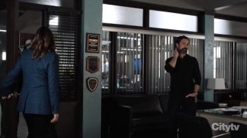 Veronica Beard Ellette Plaid Dickey Jacket worn by Olivia Benson (Mariska Hargitay) as seen in Law & Order: Special Victims Unit (S23E06)