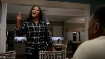 H&M Black Plaid Button Down Shirt usado por Brianna (Eve) como se ve en los atuendos del programa de televisión de Queens (Temporada 1 Episodio 1)