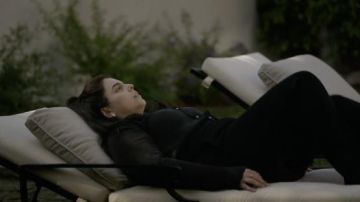 Theory Tenia Silk Blouse in black worn by Monica Lewinsky (Beanie Feldstein) as seen in American Crime Story (S03E08)
