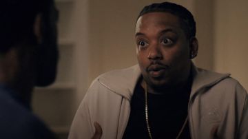 Puma Puma x Rhuigi Veste de Survêtement porté par Yogi (Chris Powell) comme on le voit dans la Vie Amoureuse (S02E03)