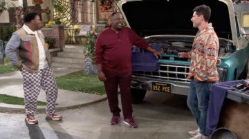 Nike x Dave's Quality Meat Air Max 90 Retro sneakers worn by Marty (Marcel Spears) as seen in The Neighborhood (S04E06)