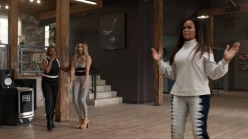 Lululemon worn by Brianna 'Professor Sex' (Eve) as seen in Queens TV series wardrobe (Season 1 Episode 3)