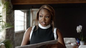 Alice + Olivia Mory Colorblock Crop Tank worn by Jill 'Da Thrill' (Naturi Naughton) as seen in Queens Tv series (S01E03)