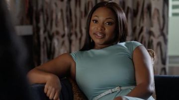 Max Mara Zic Cotton Sateen Belted Cap Sleeve Vestido en verde azul usado por Jill 'Da Thrill' (Naturi Naughton) como se ve en el programa de televisión de Queens (S01E03)