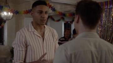 Zara Rayé Texturé Overshirt porté par Jordan Baker (Michael Evans Behling) comme on le voit dans Toutes les émissions de télévision américaines (Saison 4 Épisode 2)