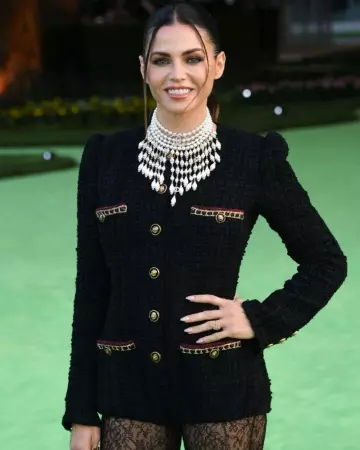 La veste Chanel portée par Jenna Dewan sur son compte Instagram @jennadewan