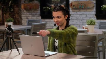 Unif Green Cardigan worn by Besty Glennon (Maddie Rien) as seen in Head of the Class TV show wardrobe (Season 1 Episode 9)