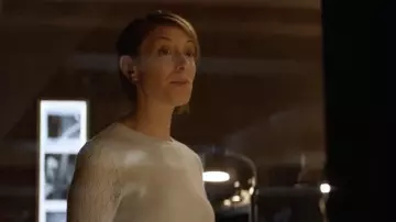 Style & Co Mixed-Stitch Pointelle Sweater in white worn by Dr. Lyla Bellshaw (Natalie Gold) as seen in The Walking Dead: World Beyond (S02E07)