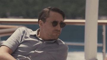 Les lunettes de soleil Matsuda de Roman Roy (Kieran Culkin) dans la série Succession (S02E10)