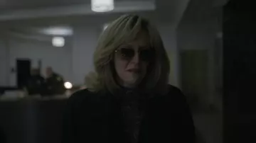 Ray-Ban sunglasses worn by Linda Tripp (Sarah Paulson) as seen in American Crime Story TV series wardrobe (S03E10)