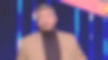 The blazer jacket brown dune of Olivier Minne in Everyone has a say