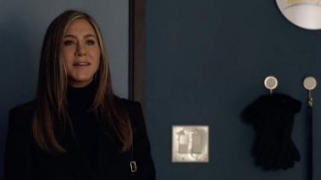 Nicole Landaw Diamond Wedge Hoops Boucles d'oreilles portées par Alex Levy (Jennifer Aniston) comme on le voit dans L'émission du Matin (S02E09)