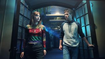 The multicolored sweater snake print Alice + Olivia worn by Kinsey Locke (Emilia Jones) in the Locke &amp; Key series (Season 2)