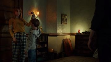 Yellow and White Long Sleeved Shirt worn by Kinsey Locke (Emilia Jones) in Locke & Key TV show wardrobe (Season 1 Episode 3)