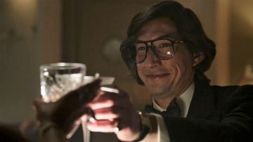 Les lunettes de vue portées par Maurizio Gucci (Adam Driver) dans les tenues de cinéma House of Gucci