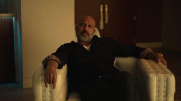 Burberry Black Shirt worn by Ari (Billy Zane) as seen in True Story TV series wardrobe (Season 1 Episode 1)