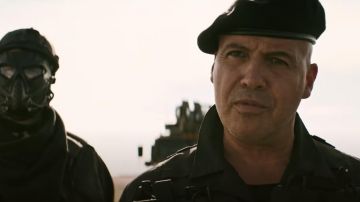 Béret militaire Chapeau porté par Enos Queeth (Billy Zane) comme on le voit dans l'émission de télévision MacGruber (Saison 1)