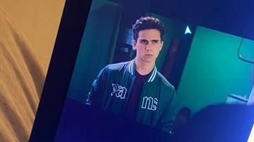 Le blouson vert Vans de Robby Keene (Tanner Buchanan) dans la série télé Cobra Kai (Saison 4 Épisode 1)
