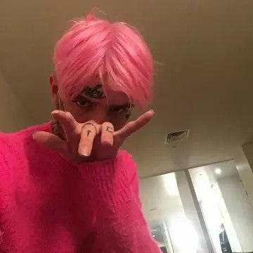 Acne Studios Pink Sweater worn by Lil Peep on the Instagram account of @tamagotic