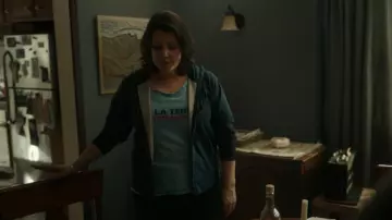 Yo La Tengo for President T-Shirt worn by Shauna (Melanie Lynskey) in Yellowjackets clothes (Season 1 Episode 9)
