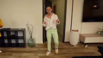 Les sneakers de Michou dans la vidéo YouTube TU PERDS, T’AS UN GAGE VERSION EXTRÊME ! (FT. INOX, ELSA ET APO)