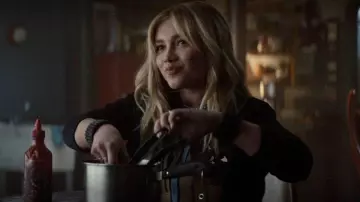 Marine Layer Cocktail Pin worn by Yelena Belova (Florence Pugh) in Hawkeye (S01E05)