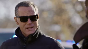 Gafas de sol Ray-Ban Justin usadas por Hank Voight (Jason Beghe) en la serie de televisión Chicago P.D. (Temporada 6 Episodio 13)